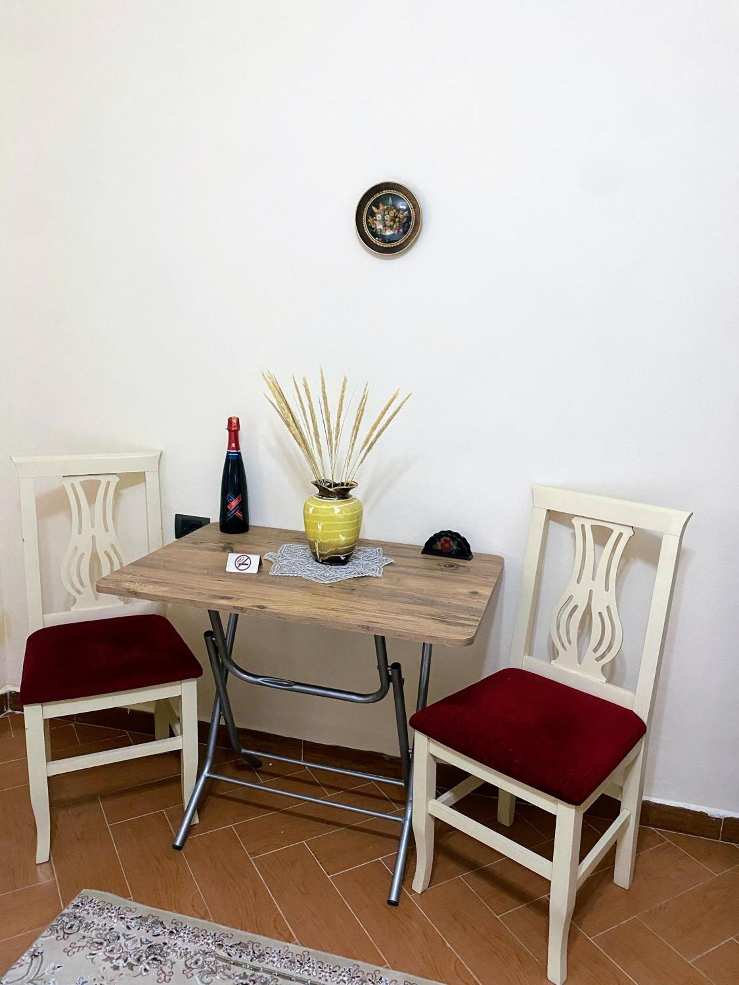 Aron'S House Appartement Krujë Buitenkant foto